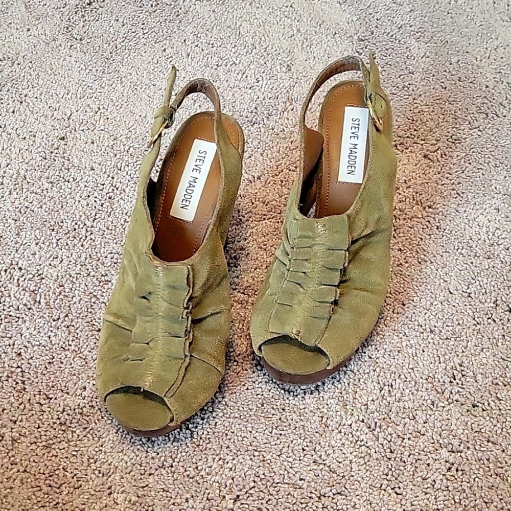 Steve Madden Green 3.5-inch Wooden Heel, Size 6